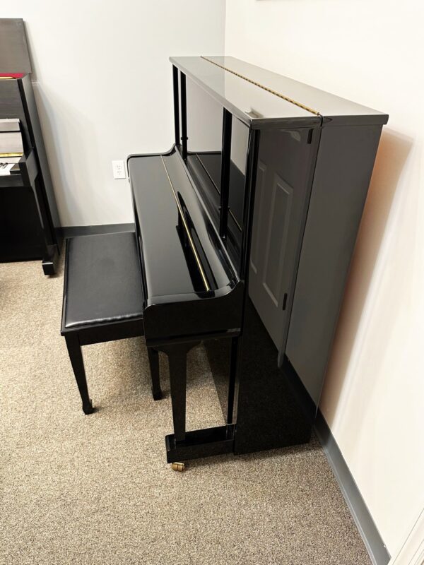 photo of the Used Kawai Upright K3 from the right side with the lid closed