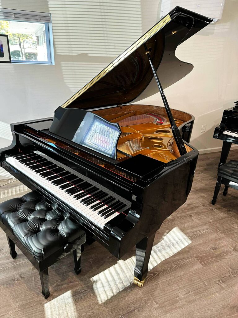 Estonia Model 210 full piano