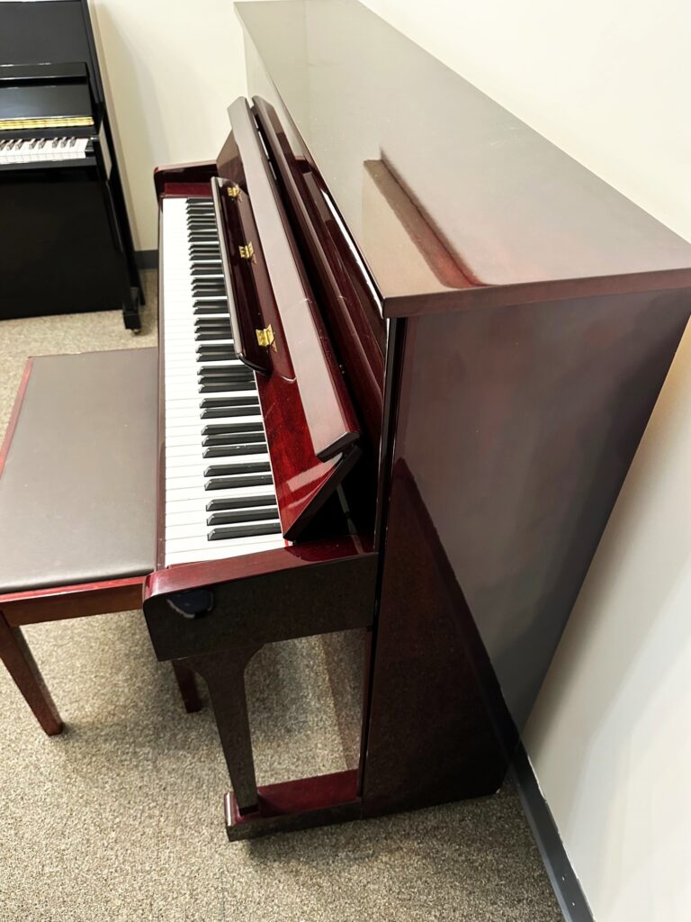 photo of the Used Samick Mahogany Keyboard