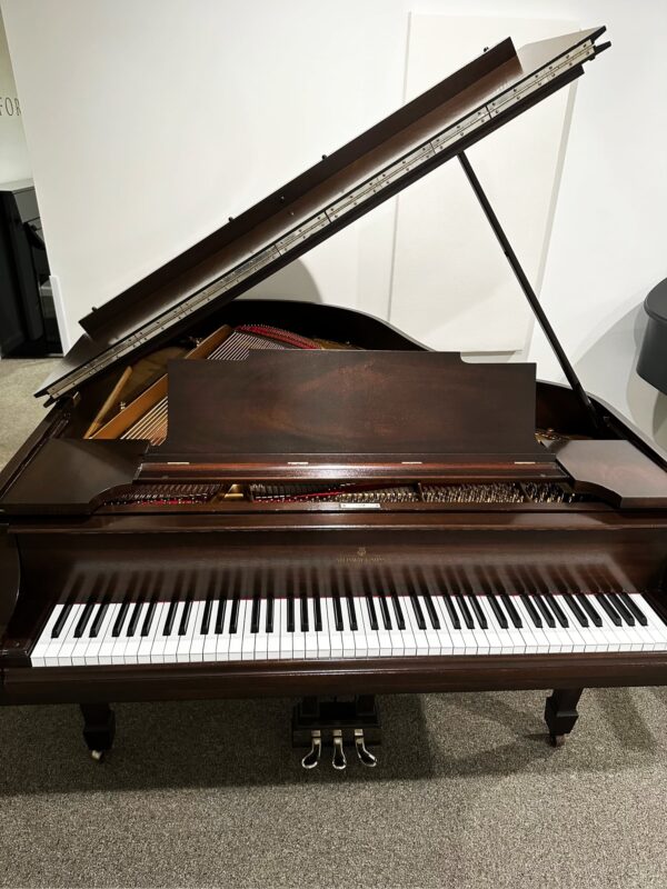 photo of the Used Steinway M Mahogany Keyboard