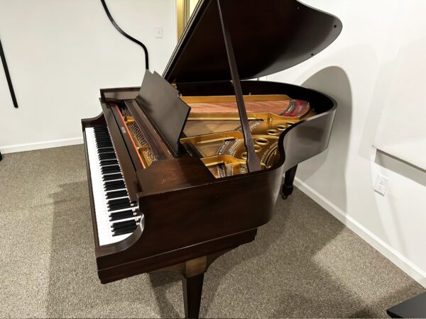 photo of the Used Steinway M Mahogany from the right side