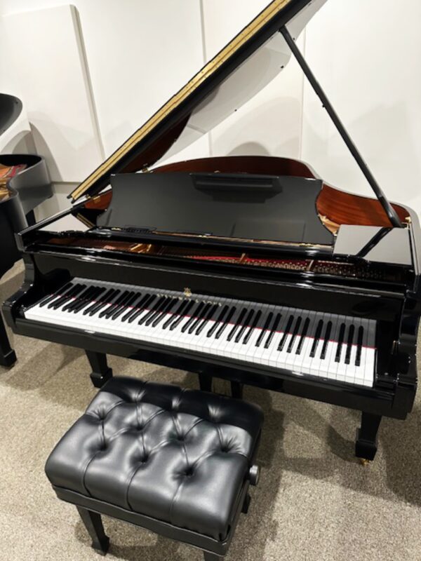 Steinway & Sons 5'7 Model M Grand in Ebony Polish