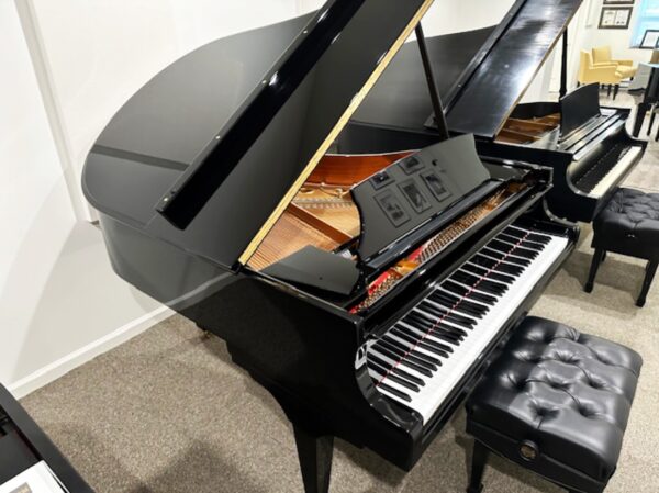 Steinway & Sons 5'7 Model M Grand in Ebony Polish
